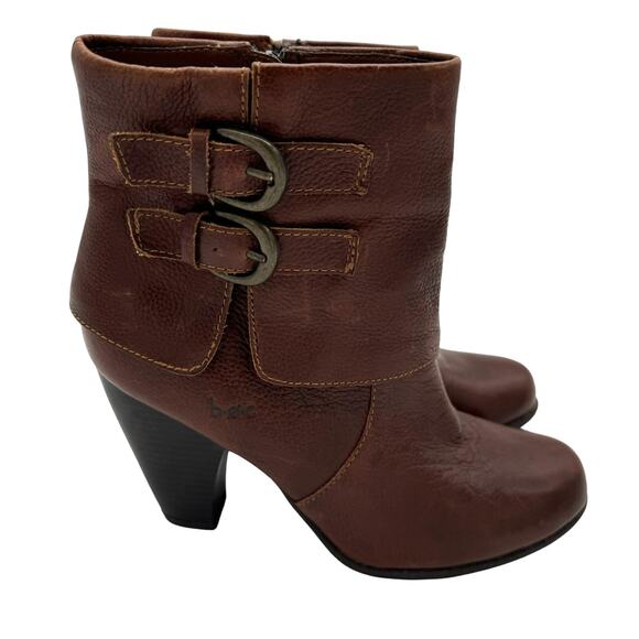 Born b.o.c. Traipse Brown Leather Ankle Double Buckle Comfort Booties 8 - Picture 1 of 8